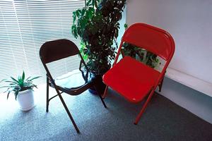 モダンテーブルランプの実用性は